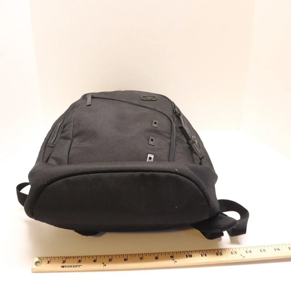 Ogio Backpack Black 1982 Preowned in Very Good Condition